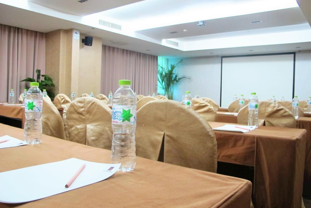 Comfort Suite Beijing Bagian luar foto