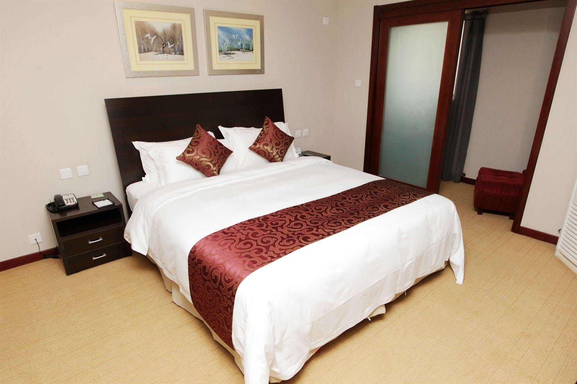 Comfort Suite Beijing Bagian luar foto